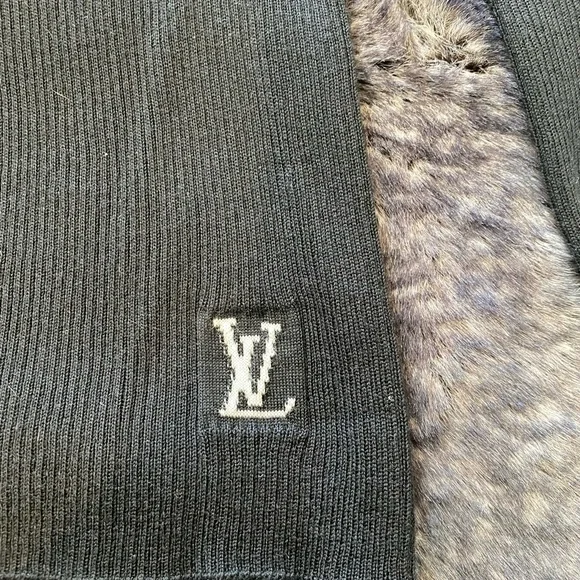 Louis Vuitton black turtleneck size large - Picture 5 of 8
